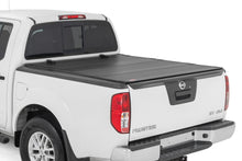Load image into Gallery viewer, Hard Tri-Fold Flip Up Bed Cover | 5' Bed | Nissan Frontier 2WD/4WD (05-21)