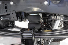 Load image into Gallery viewer, Air Spring Kit w/compressor | Wireless Controller | Ford F-250/F-350 Super Duty (17-22)