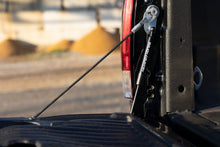 Load image into Gallery viewer, Tailgate Assist | Ford F-250/F-350 Super Duty 2WD/4WD (1999-2016)