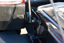 Load image into Gallery viewer, Tailgate Assist | Ford F-250/F-350 Super Duty 2WD/4WD (1999-2016)