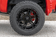 Load image into Gallery viewer, Rough Country 92 Series Wheel | Machined One-Piece | Gloss Black | 18x9 | 6x5.5 | +18mm