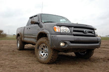 Load image into Gallery viewer, 2.5 Inch Lift Kit | M1 Struts/M1 | Toyota Tundra 4WD (2000-2006)